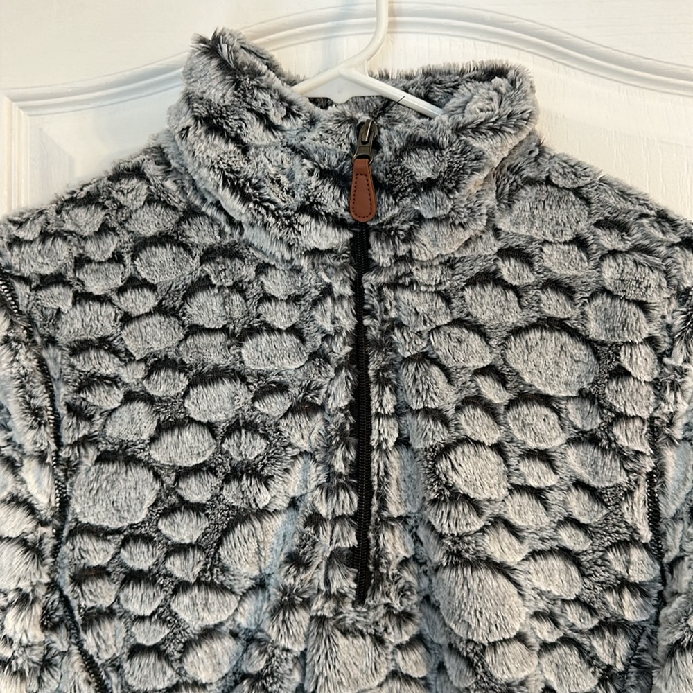 🆕 Simply Southern Girls Plush Pullover NWT Medium - Picture 3 of 4